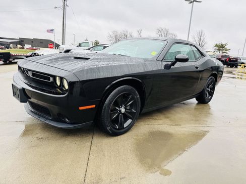 Certified 2016 Dodge Challenger SXT image 22