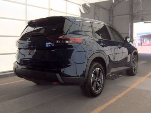Used 2025 Nissan Rogue SV FWD image 4