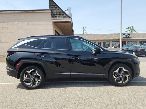Certified 2023 Hyundai Tucson Limited AWD/4WD image 3