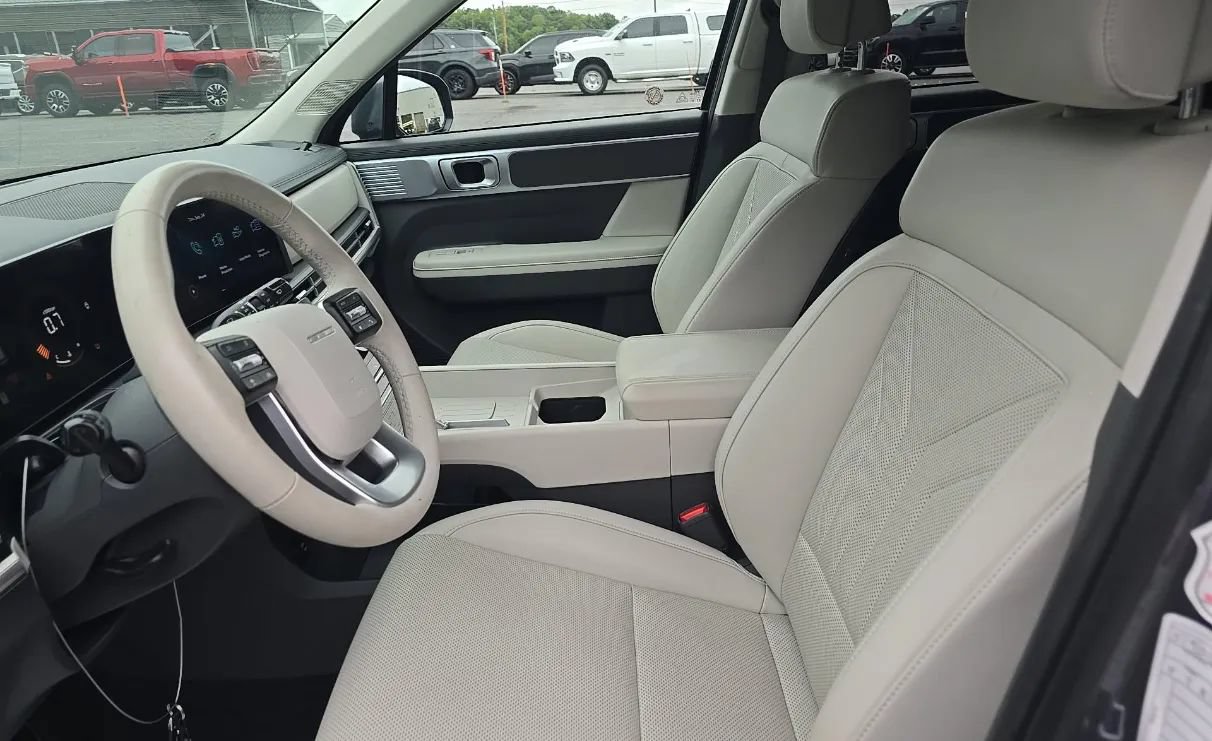 Used 2026 Hyundai Santa Fe SEL FWD image 5