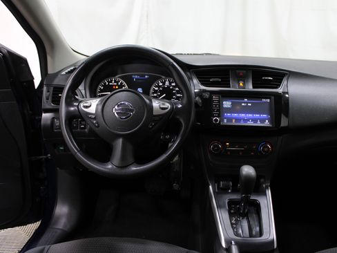 Used 2019 Nissan Sentra S image 2