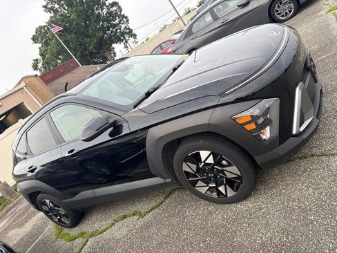 Used 2024 Hyundai Kona SEL FWD image 2
