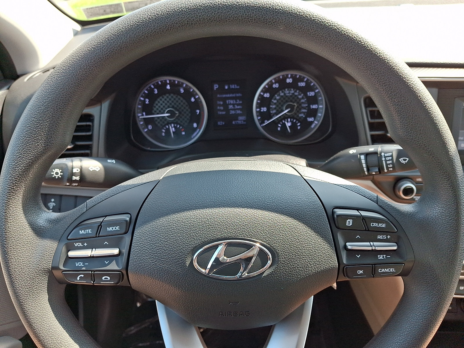 Used 2020 Hyundai Elantra SE FWD image 18