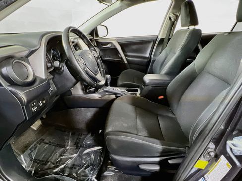 Used 2018 Toyota RAV4 XLE w/ Plus Extra Value Package AWD/4WD image 19