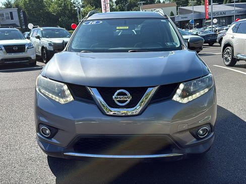 Used 2016 Nissan Rogue SV w/ SV Premium Package AWD/4WD image 2