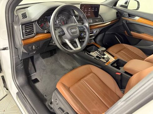 Used 2023 Audi Q5 2.0T Premium w/ Convenience Package image 10