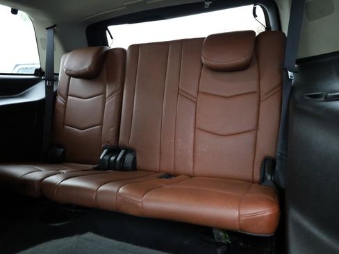Used 2016 Cadillac Escalade Premium AWD/4WD image 19