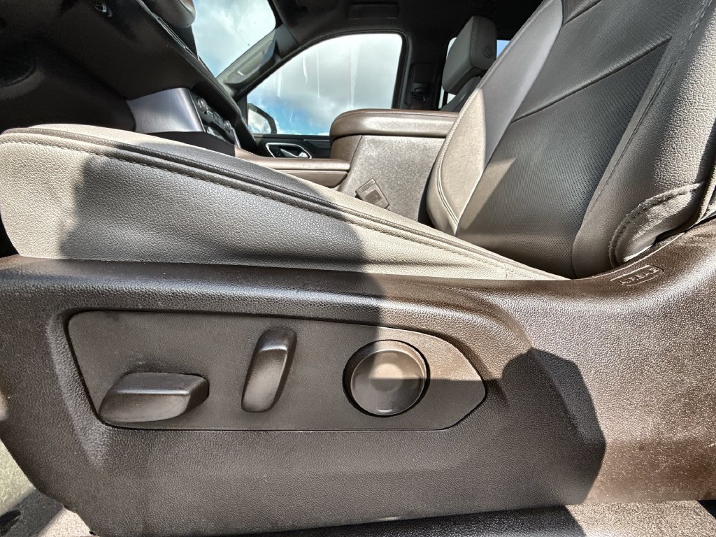 Used 2024 GMC Yukon SLT RWD image 15