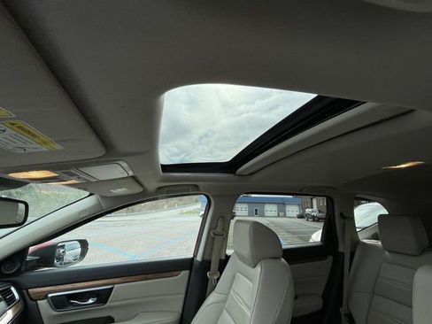 Used 2018 Honda CR-V Touring image 21