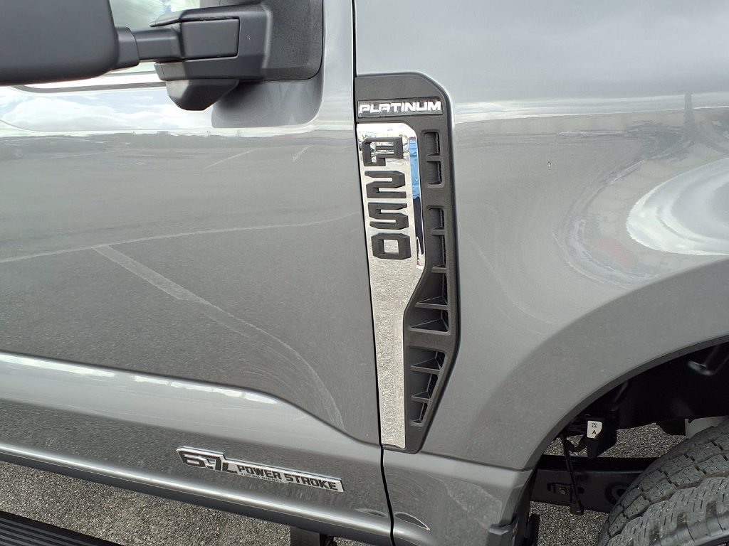 Used 2024 Ford F250 Platinum AWD/4WD image 11