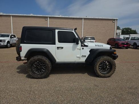 Used 2022 Jeep Wrangler Sport AWD/4WD image 14