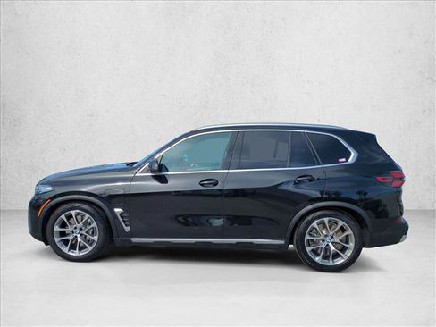Certified 2026 BMW X5 xDrive50e w/ Executive Package AWD/4WD image 9