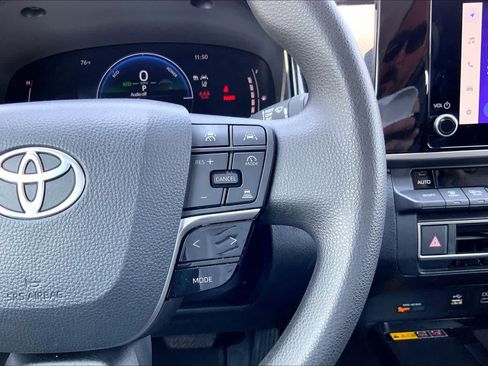 Used 2025 Toyota Camry LE FWD image 25
