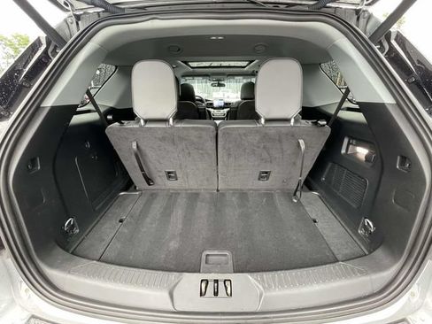 Certified 2023 Ford Explorer XLT w/ Equipment Group 202A RWD image 8