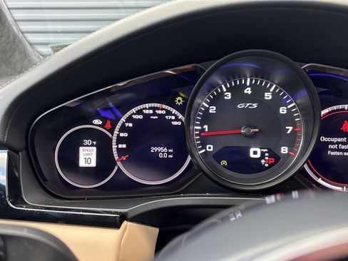 Used 2022 Porsche Cayenne GTS image 17