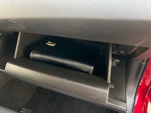 Used 2022 Toyota Corolla LE image 19