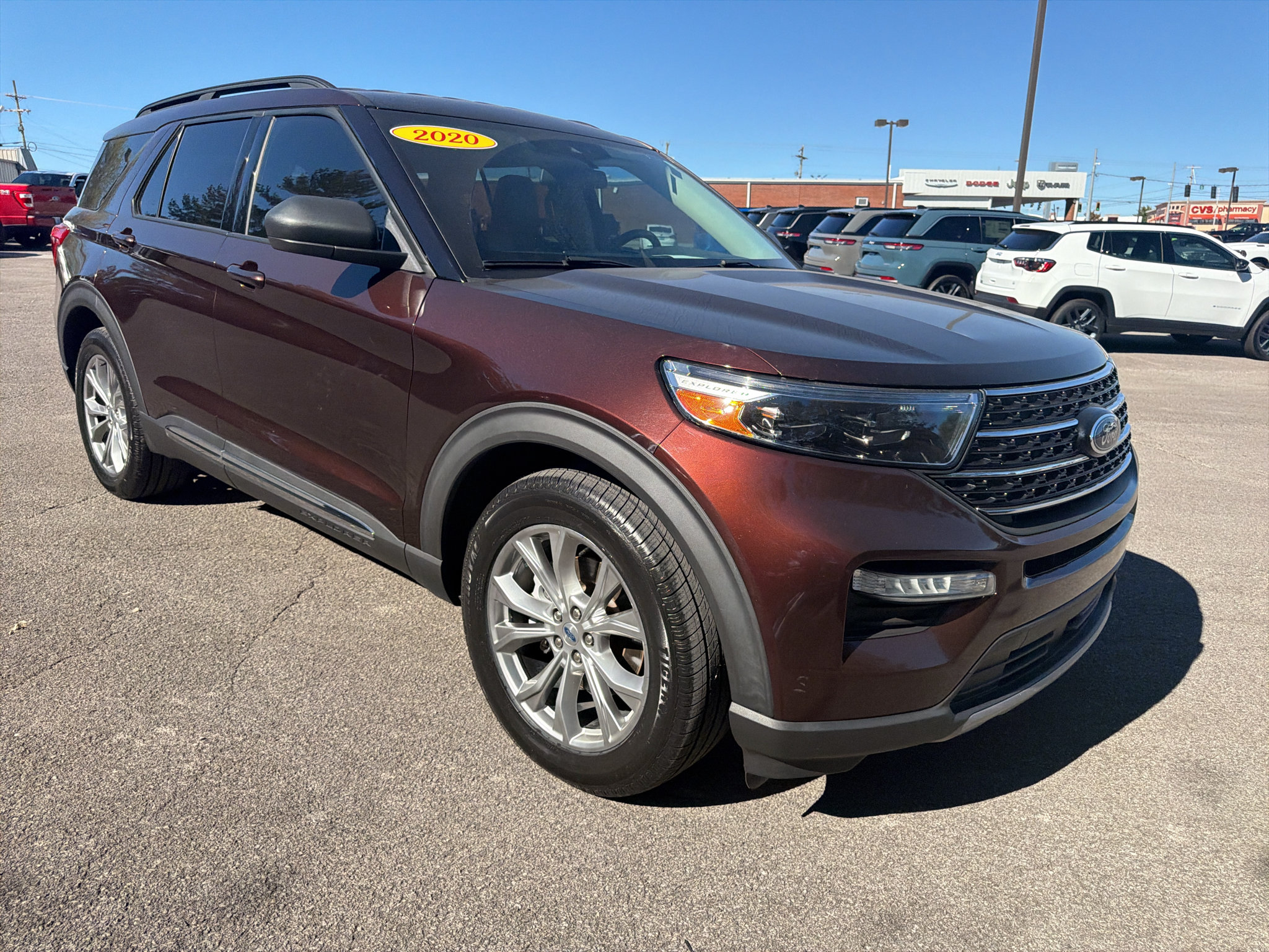 Used 2020 Ford Explorer XLT w/ Equipment Group 202A RWD image 3