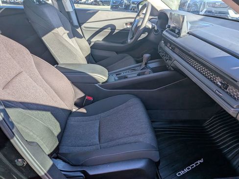 Used 2025 Honda Accord SE image 29