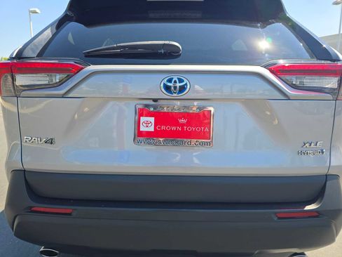 Used 2022 Toyota RAV4 XLE image 15