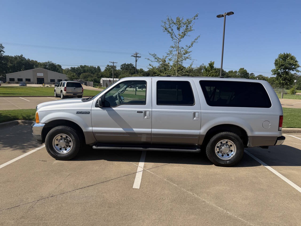 Used 2001 Ford Excursion XLT RWD image 3