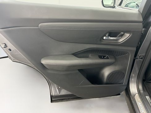 Used 2024 Nissan Ariya AWD image 27