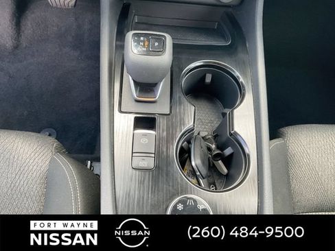 Used 2025 Nissan Rogue SV AWD/4WD image 24