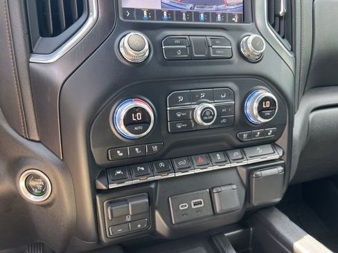 Used 2019 GMC Sierra 1500 AT4 w/ Off Road Performance Package AWD/4WD image 36