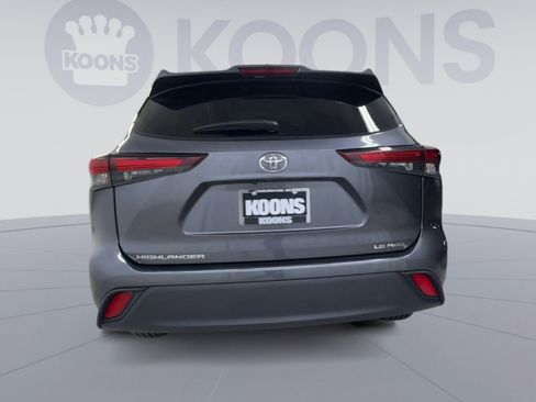 Used 2025 Toyota Highlander LE AWD/4WD image 10