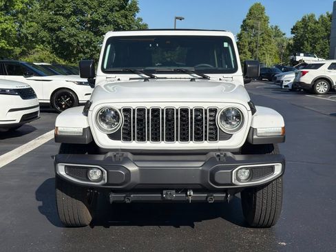 Used 2024 Jeep Wrangler Unlimited Sahara w/ Technology Group AWD/4WD image 8