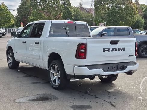 New 2026 RAM 1500 Express AWD/4WD image 5