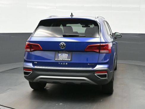 Used 2024 Volkswagen Taos SE w/ Panoramic Sunroof Package AWD/4WD image 5