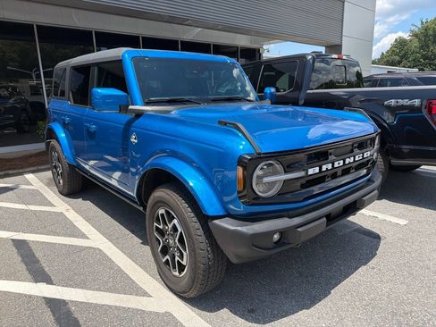 Used 2024 Ford Bronco Outer Banks AWD/4WD image 2