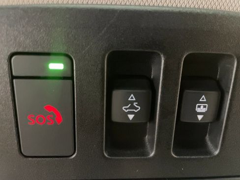 Used 2023 Nissan Rogue SL w/ SL Premium Package image 20