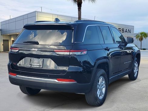 Used 2025 Jeep Grand Cherokee Laredo w/ Luxury Tech Group I RWD image 6