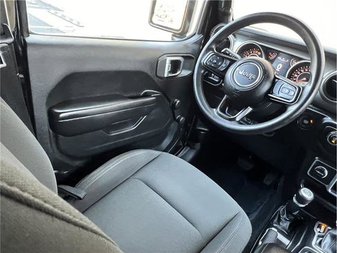 Used 2018 Jeep Wrangler Unlimited Sport image 28