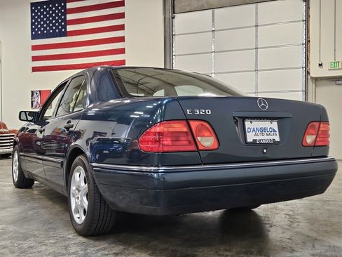 Used 1998 Mercedes-Benz E 320 Sedan image 6