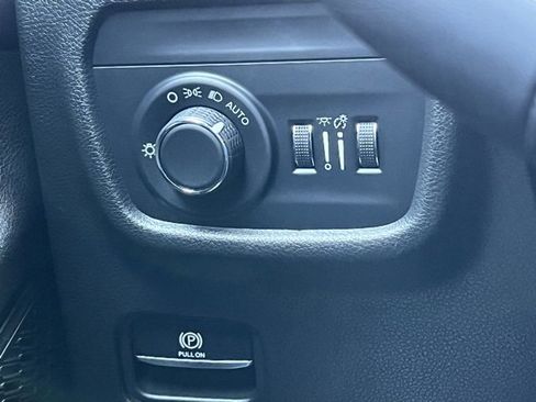 Used 2023 Jeep Grand Cherokee L Laredo image 29