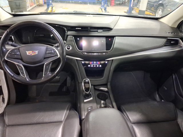 Used 2018 Cadillac XT5 Luxury w/ Driver Awareness Package AWD/4WD image 11