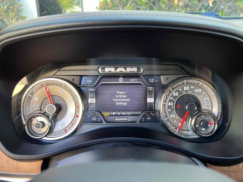 Used 2022 RAM 2500 Limited AWD/4WD image 6