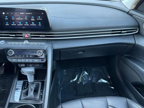 Used 2025 Hyundai Elantra Limited image 37