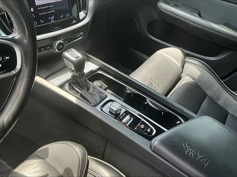Used 2019 Volvo S60 T6 R-Design AWD/4WD image 18