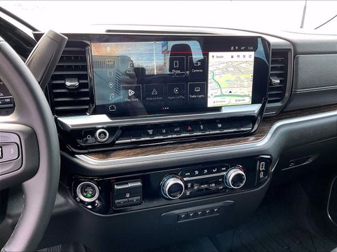 Used 2025 GMC Sierra 2500 SLE w/ SLE Convenience Package image 18