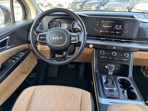 Used 2024 Kia Carnival LX image 22