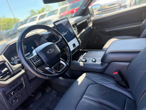 Used 2024 Ford Expedition Max Platinum AWD/4WD image 17