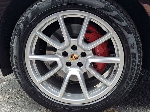 Certified 2017 Porsche Macan Turbo AWD/4WD image 15
