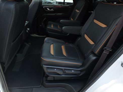 Used 2023 GMC Yukon AT4 w/ AT4 Premium Plus Package AWD/4WD image 13