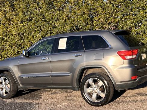Used 2012 Jeep Grand Cherokee Laredo image 5