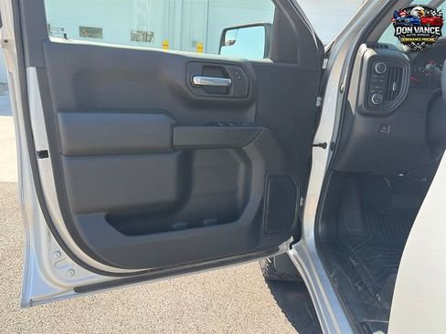 Used 2022 Chevrolet Silverado 1500 Custom Trail Boss AWD/4WD image 11