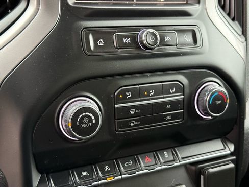 Used 2022 Chevrolet Silverado 1500 Custom image 22