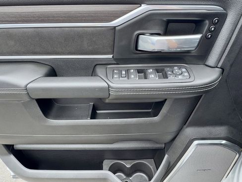 Used 2025 RAM 2500 Laramie image 10